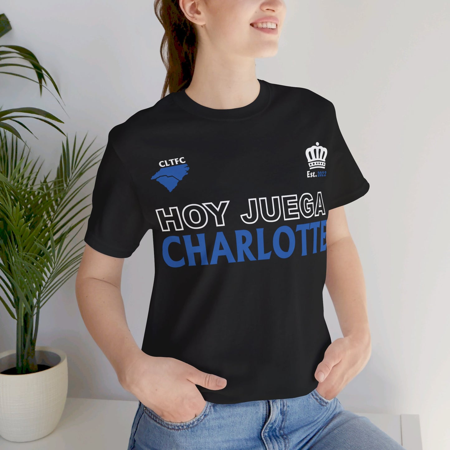 Hoy Juega Charlotte Unisex Sleeve Tee